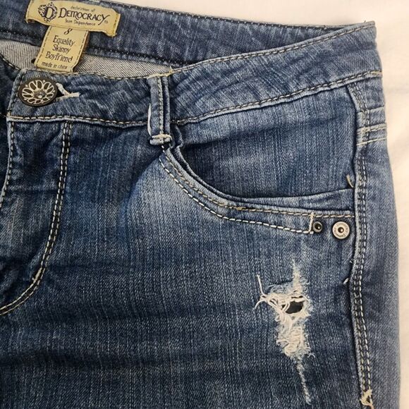 Democracy Womens Equality Skinny Boyfriend Jeans Size 8 Stretch Distressed Y2K - Picture 4 of 7